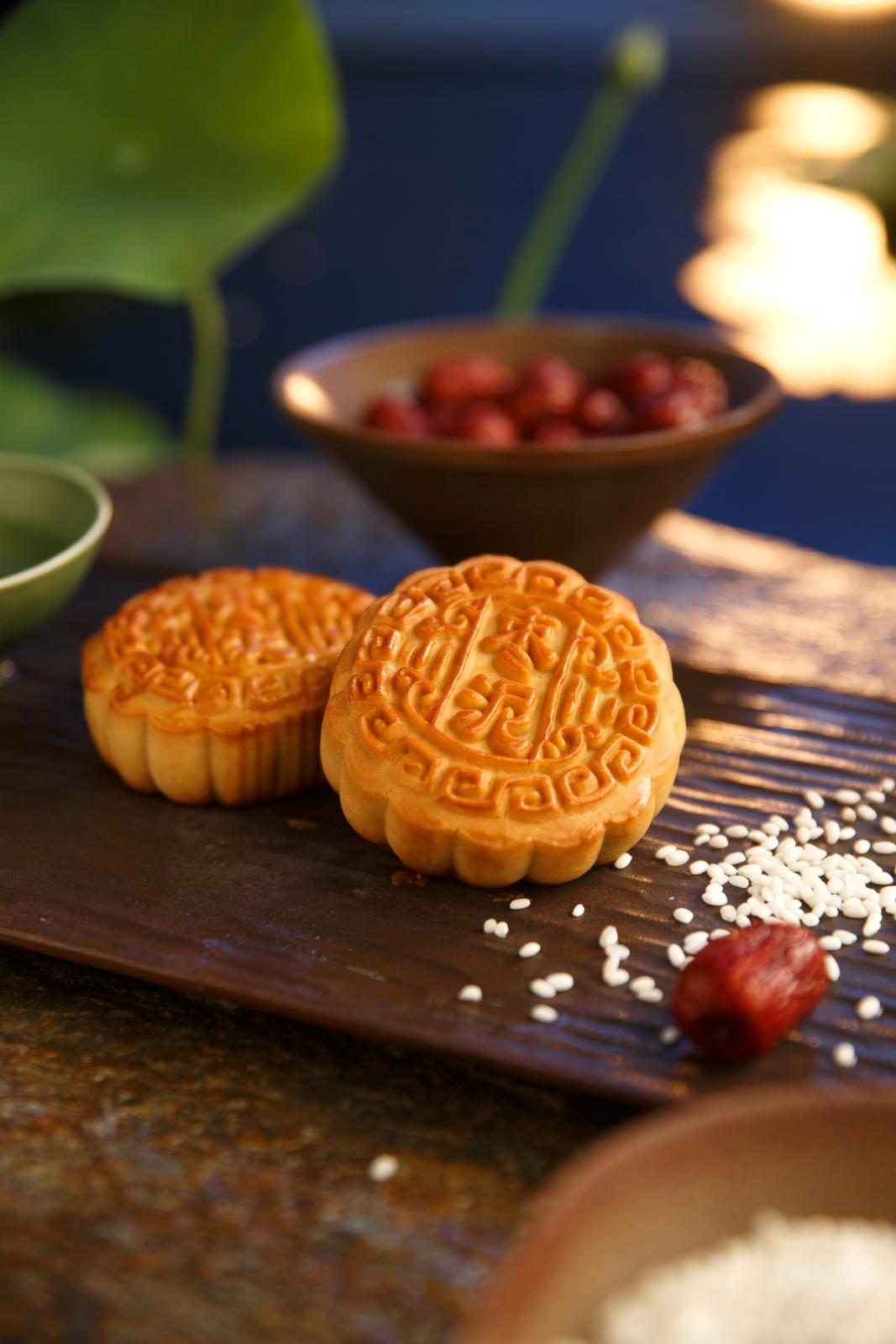 中秋吃(chī)月(yuè)餅，月(yuè)圓人(rén)團圓！一(yī)起來(lái)了(le)解月(yuè)餅起源